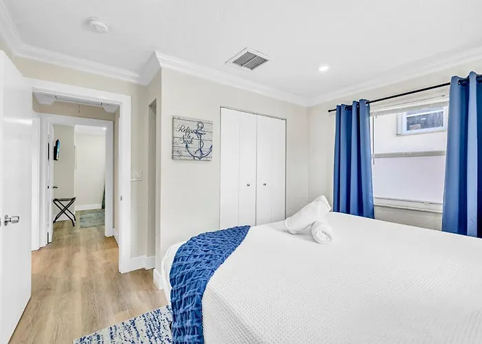 Large 8 Beds 4 Bath Heated Pool House Delray Beach