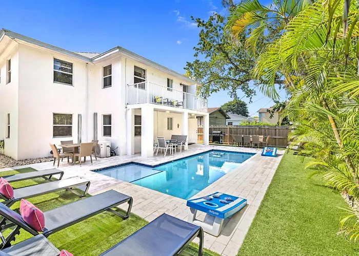 Large 8 Beds 4 Bath Heated Pool House Delray Beach